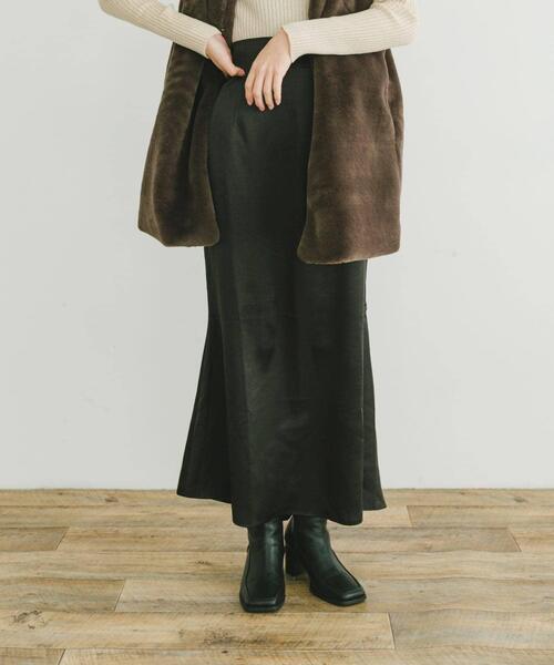 ITEMS URBANRESEARCH（アイテムズ アーバンリサーチ）の「サテンマーメイドスカート（スカート・レディース・ネイビー/ベージュ/ブラック・FREE）」の8枚目の写真