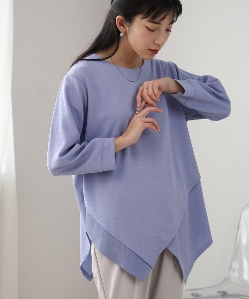 Bou Jeloud(ブージュルード)の「梨地プレーティングアシメ切替プルオーバー(Tシャツ/カットソー・レディース・オフホワイト/ブルー・FREE)」の2枚目の写真