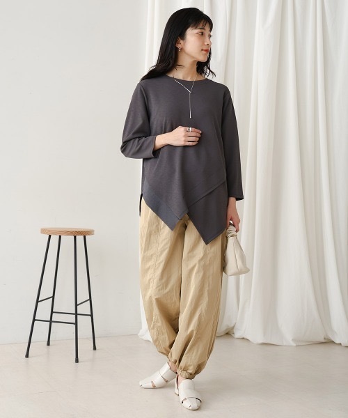 Bou Jeloud(ブージュルード)の「梨地プレーティングアシメ切替プルオーバー(Tシャツ/カットソー・レディース・オフホワイト/ブルー・FREE)」の20枚目の写真