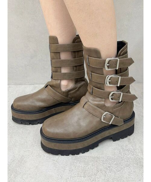 EVRIS（エヴリス）の「バックルモチーフショートブーツ（ブーツ・レディース・ブラウン/ブラック・LARGE/MEDIUM/SMALL）」の4枚目の写真