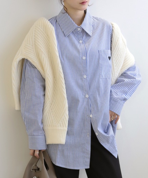 LUMIRA(アパレル)(ルミラ)の「ハート刺繍ロゴ ストライプシャツ(シャツ/ブラウス・レディース・ホワイト/ブルー/ブラック系1/ブラック系2/ネイビー系1・FREE)」の5枚目の写真