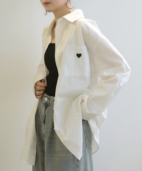 LUMIRA(アパレル)(ルミラ)の「ハート刺繍ロゴ ストライプシャツ(シャツ/ブラウス・レディース・ホワイト/ブルー/ブラック系1/ブラック系2/ネイビー系1・FREE)」の9枚目の写真