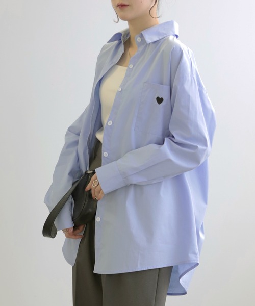 LUMIRA(アパレル)(ルミラ)の「ハート刺繍ロゴ ストライプシャツ(シャツ/ブラウス・レディース・ホワイト/ブルー/ブラック系1/ブラック系2/ネイビー系1・FREE)」の11枚目の写真