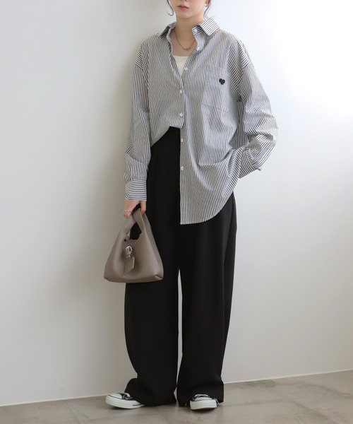 LUMIRA(アパレル)(ルミラ)の「ハート刺繍ロゴ ストライプシャツ(シャツ/ブラウス・レディース・ホワイト/ブルー/ブラック系1/ブラック系2/ネイビー系1・FREE)」の18枚目の写真