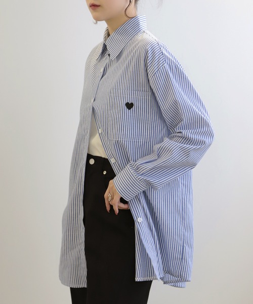 LUMIRA(アパレル)(ルミラ)の「ハート刺繍ロゴ ストライプシャツ(シャツ/ブラウス・レディース・ホワイト/ブルー/ブラック系1/ブラック系2/ネイビー系1・FREE)」の21枚目の写真