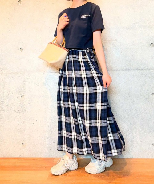 solleim(ソルレム)の「クロップド刺繍Tシャツ(Tシャツ/カットソー・レディース・ブラック/オフホワイト/ネイビー/チャコール/ピンク・M/L)」の10枚目の写真