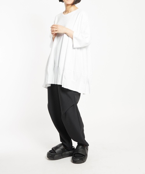 gomme(ゴム)の「20/-天竺 ヘムハッチングT(Tシャツ/カットソー・レディース・ブラック/ホワイト/チャコールグレー・MEDIUM)」の10枚目の写真