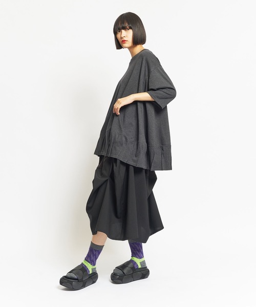 gomme(ゴム)の「20/-天竺 ヘムハッチングT(Tシャツ/カットソー・レディース・ブラック/ホワイト/チャコールグレー・MEDIUM)」の7枚目の写真