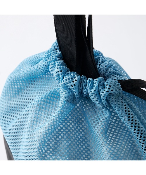 repipi armario(レピピ アルマリオ)の「Repipi armario レピピマリオ ナップザック メッシュ 軽量 持ち手付き 手提げバッグ 巾着バッグ(バックパック/リュック・キッズ・サックスブルー/ベージュ・FREE)」の12枚目の写真