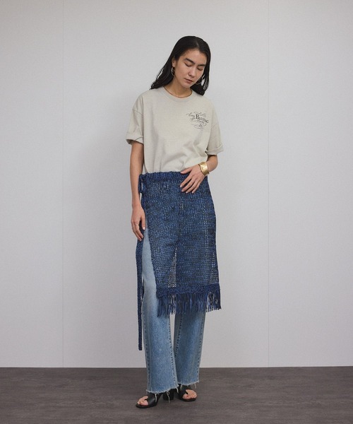 SALON adam et rope'(サロン アダム エ ロペ)の「ビンテージライクパルファムプリントビッグTシャツ(Tシャツ/カットソー・レディース・ベージュ系その他/ブルー系その他4/チャコールグレー・FREE)」の8枚目の写真