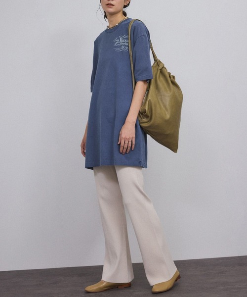 SALON adam et rope'(サロン アダム エ ロペ)の「ビンテージライクパルファムプリントビッグTシャツ(Tシャツ/カットソー・レディース・ベージュ系その他/ブルー系その他4/チャコールグレー・FREE)」の4枚目の写真