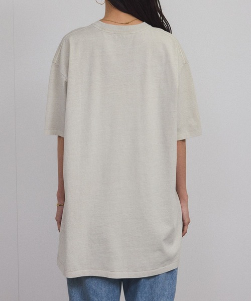 SALON adam et rope'(サロン アダム エ ロペ)の「ビンテージライクパルファムプリントビッグTシャツ(Tシャツ/カットソー・レディース・ベージュ系その他/ブルー系その他4/チャコールグレー・FREE)」の21枚目の写真
