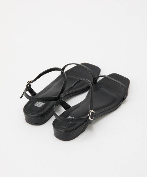 COLONY 2139（コロニートゥーワンスリーナイン）の「ナロウストラップサンダル（サンダル・レディース・ゴールド/ブラック・MEDIUM/LARGE）」の19枚目の写真