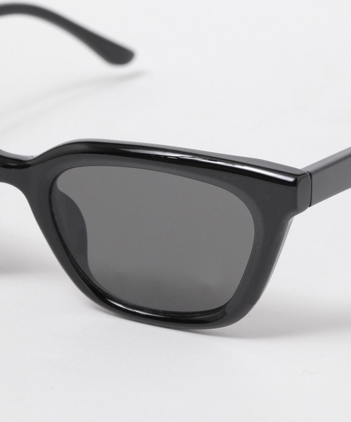 FOREVER 21（フォーエバー トゥエンティーワン）の「スクエアサングラス（メガネ・レディース・ブラック/グレー・FREE）」の6枚目の写真
