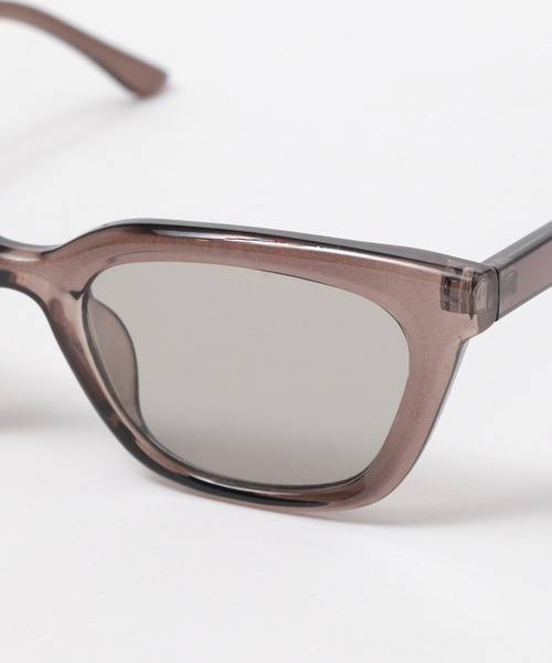 FOREVER 21（フォーエバー トゥエンティーワン）の「スクエアサングラス（メガネ・レディース・ブラック/グレー・FREE）」の7枚目の写真