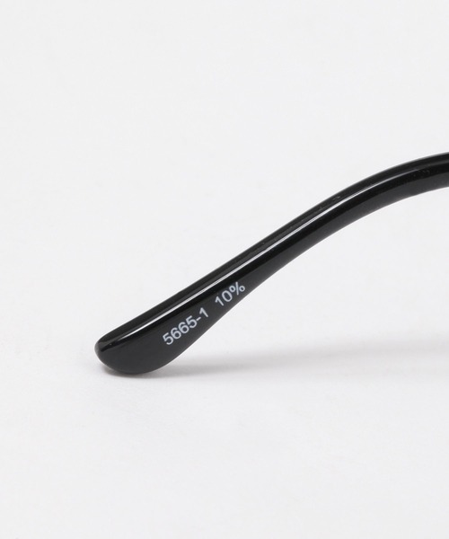 FOREVER 21（フォーエバー トゥエンティーワン）の「スクエアサングラス（メガネ・レディース・ブラック/グレー・FREE）」の12枚目の写真