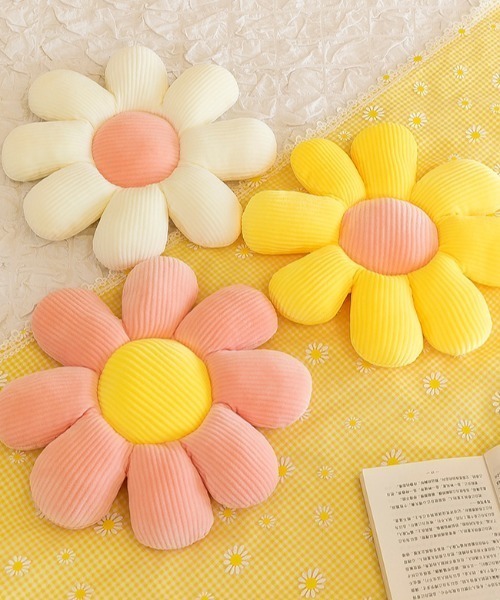 SHEPP（シープ）の「フラワークッション 座布団 ぬいぐるみ 枕（クッション/クッションカバー・レディース・イエロー/グリーン/ピンク/ホワイト/ブルー・F）」の8枚目の写真