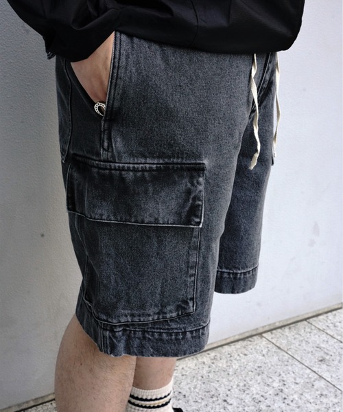 BEAVER(ビーバー)の「B omnivore/ビーオムニボー DENIM CARGO SHORTS デニムカーゴショーツ(その他パンツ・メンズ・ブラック/ブルー・L/M)」の6枚目の写真