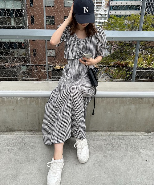 one after another NICE CLAUP（ワンアフターアナザーナイスクラップ）の「【お気に入り登録5万人突破！】マルチウェイセットワンピース/WEB限定商品（ワンピース・レディース・オフホワイト/ブラック系その他/ホワイト×ブラック/ブラック/ホワイト系その他/ホワイト×ネイビー・FREE）」の3枚目の写真