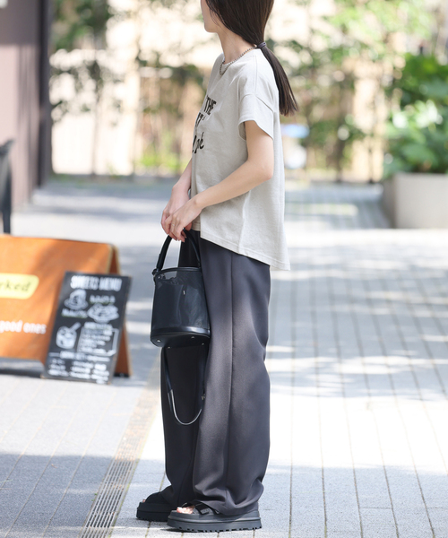 UGG(アグ)の「【UGG/アグ】W GOLDENGLOW SLIDE:サンダル(サンダル・レディース・キャメル/ブラック・23cm/24cm/25cm)」の5枚目の写真
