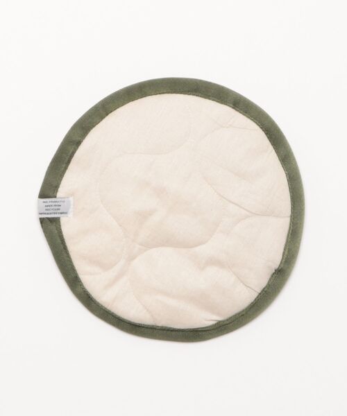 PUEBCO（プエブコ）の「QUILTED SEAT CUSHION FOR STOOL Olive（クッション/クッションカバー・メンズ・オリーブ・ONE SIZE）」の2枚目の写真