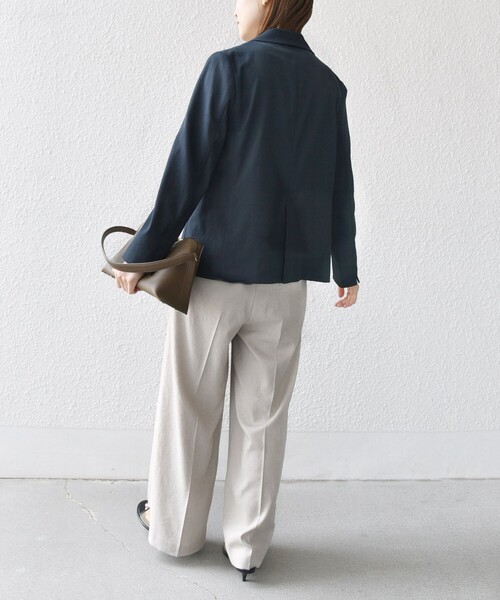 SHIPS（シップス）の「〈手洗い可能〉FUNCTIONAL テーラード ジャケット（セットアップ対応）（テーラードジャケット・レディース・ベージュ/ネイビー・36/38/40）」の20枚目の写真