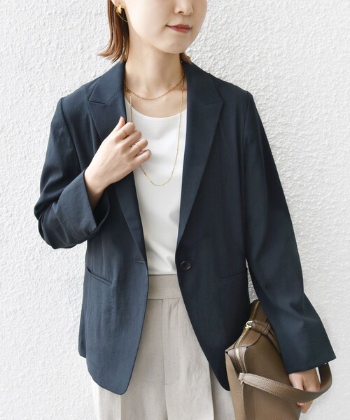 SHIPS（シップス）の「〈手洗い可能〉FUNCTIONAL テーラード ジャケット（セットアップ対応）（テーラードジャケット・レディース・ベージュ/ネイビー・36/38/40）」の18枚目の写真