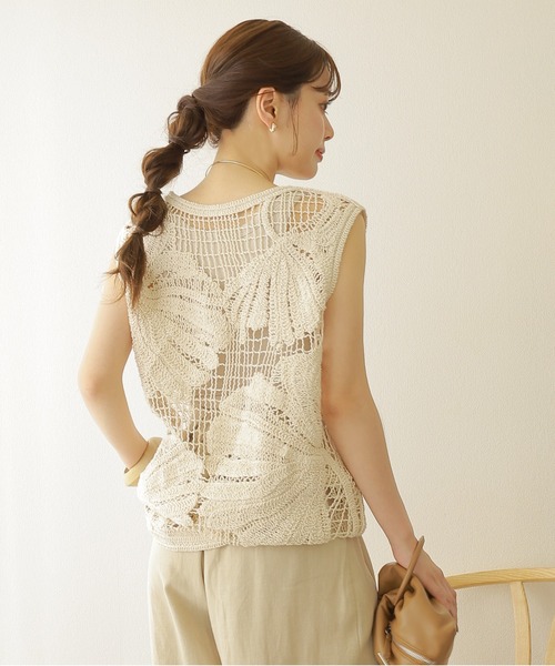 LAULEN(ローレン)の「crochet sleeveless knit tops /ボタニカル クロシェ ノースリーブ ニット トップス(ニット/セーター・レディース・ブラック/ベージュ・FREE)」の4枚目の写真