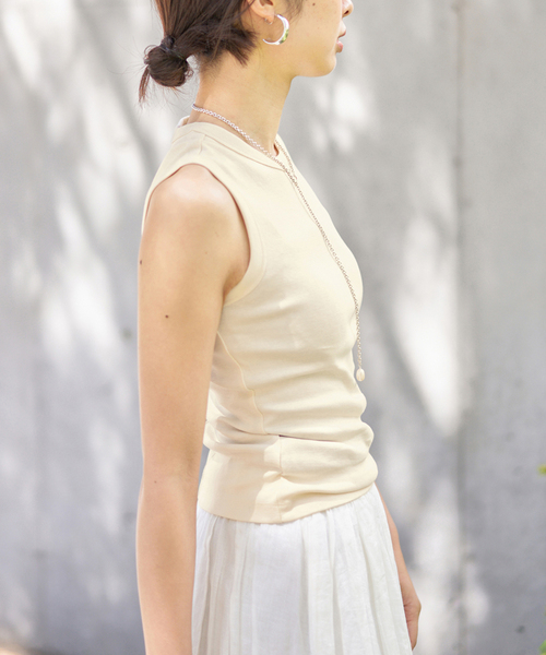 IENA（イエナ）の「FLORE FLORE/フローレフローレ ESME TANK タンクトップ（タンクトップ・レディース・アイボリー/ネイビー/レッド/ピンク系その他・FREE）」の5枚目の写真