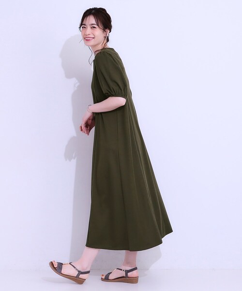 DRESKIP(ドレスキップ)の「【ひんやり/S-LL】微配色ラインですっきり見え 大人のためのワンピース(ワンピース・レディース・ブラック/ダークオリーブ/ブルーグリーン・01/02/03/04)」の9枚目の写真