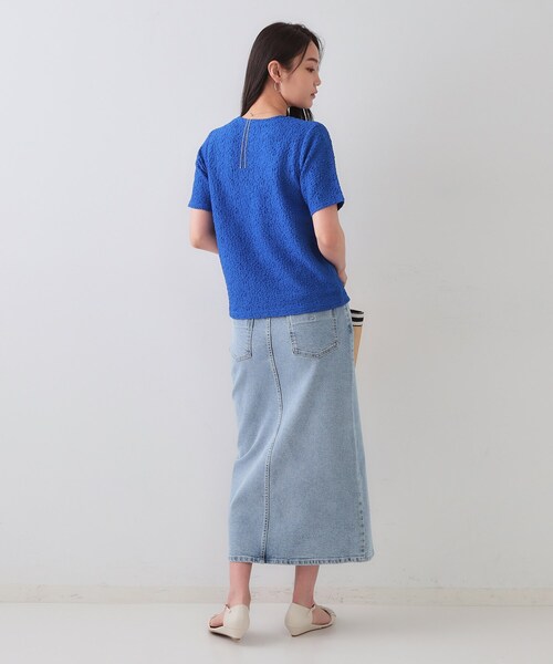 OPAQUE.CLIP(オペークドットクリップ)の「ふくれジャカードショートカットソー【洗濯機洗い可】(Tシャツ/カットソー・レディース・ブラック/ブラウン系その他/ブルー系その他/ホワイト・38/40/42)」の5枚目の写真