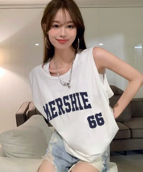VIBGYOR（ヴィブジョー）の「[NARULA/ナルラ]ルーズシルエット カレッジロゴ風 ノースリーブ Tシャツ(CZ)（Tシャツ/カットソー・レディース・ホワイト/ベージュ/ホワイト系・FREE）」の3枚目の写真