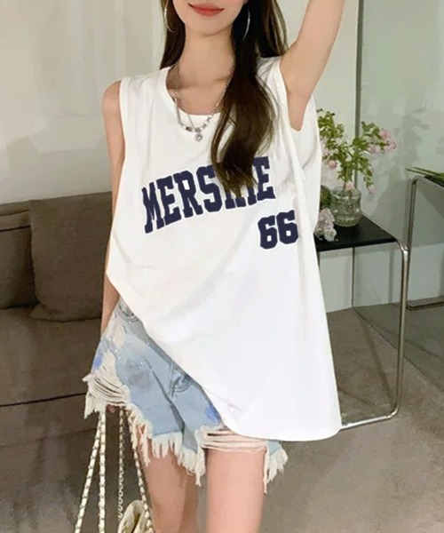 VIBGYOR（ヴィブジョー）の「[NARULA/ナルラ]ルーズシルエット カレッジロゴ風 ノースリーブ Tシャツ(CZ)（Tシャツ/カットソー・レディース・ホワイト/ベージュ/ホワイト系・FREE）」の14枚目の写真