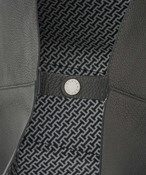 IACUCCI（イアクッチ）の「オペラ L CERVO/STAMPA INTERNA（トートバッグ・レディース・チャコールグレー/ネイビー/バーガンディー/ピンク/キャメル/ライトグレー/グレー・FREE）」の19枚目の写真