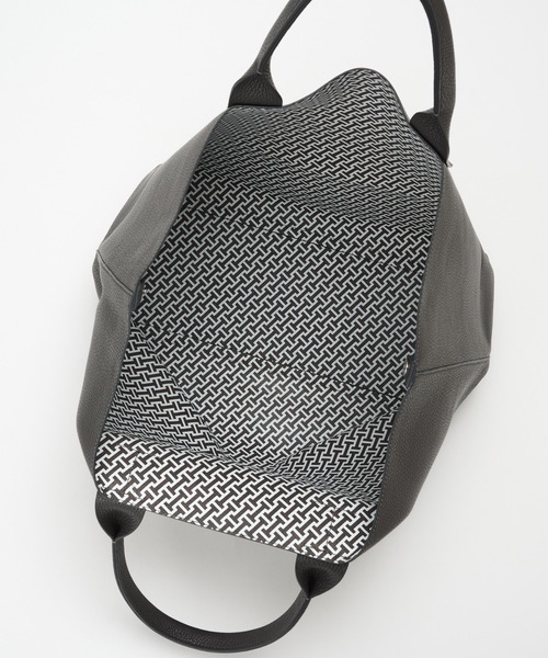 IACUCCI（イアクッチ）の「オペラ L CERVO/STAMPA INTERNA（トートバッグ・レディース・チャコールグレー/ネイビー/バーガンディー/ピンク/キャメル/ライトグレー/グレー・FREE）」の18枚目の写真