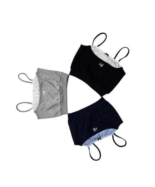 lilLilly（リルリリー）の「サテンレイヤードキャミソール（キャミソール・レディース・ブラック/ネイビー/グレー・FREE）」の4枚目の写真