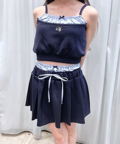 lilLilly（リルリリー）の「サテンレイヤードキャミソール（キャミソール・レディース・ブラック/ネイビー/グレー・FREE）」の14枚目の写真