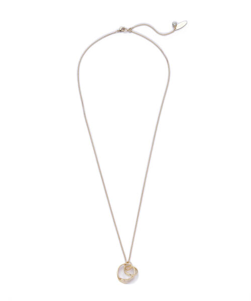 NATURAL BEAUTY BASIC（ナチュラルビューティーベーシック）の「ツイストリングネックレス（ネックレス・レディース・ゴールド/シルバー・ﾌﾘ-）」の2枚目の写真