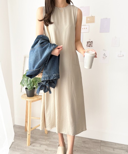 Amulet(アミュレット)の「ふんわり揺れる上品シルエット バックデザインノースリーブワンピース(ワンピース・レディース・ブラック/アイボリー・S/M/XL/L)」の5枚目の写真