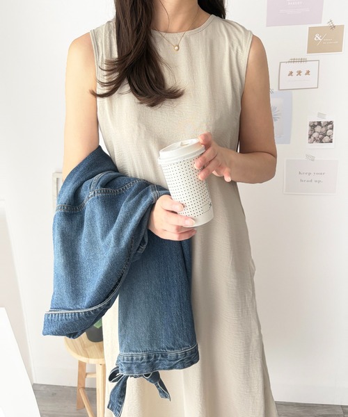 Amulet(アミュレット)の「ふんわり揺れる上品シルエット バックデザインノースリーブワンピース(ワンピース・レディース・ブラック/アイボリー・S/M/XL/L)」の7枚目の写真