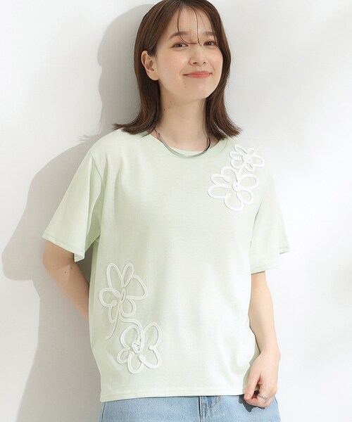 Cutie Blonde(キューティーブロンド)の「【S-LL】コーデの主役になる コード刺繍デザインTシャツ(Tシャツ/カットソー・レディース・ライトグリーン系1/グレー系その他2/ホワイト系1・03/02/01/04)」の1枚目の写真