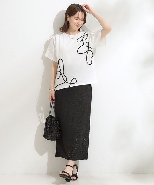 Cutie Blonde(キューティーブロンド)の「【S-LL】コーデの主役になる コード刺繍デザインTシャツ(Tシャツ/カットソー・レディース・ライトグリーン系1/グレー系その他2/ホワイト系1・03/02/01/04)」の6枚目の写真