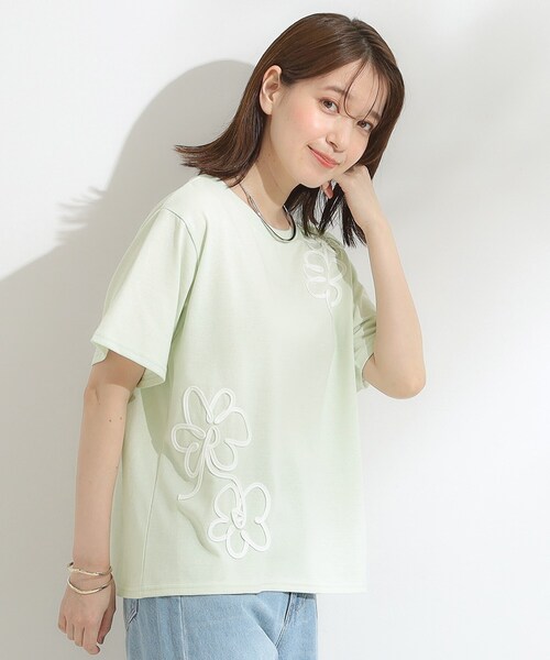 Cutie Blonde(キューティーブロンド)の「【S-LL】コーデの主役になる コード刺繍デザインTシャツ(Tシャツ/カットソー・レディース・ライトグリーン系1/グレー系その他2/ホワイト系1・03/02/01/04)」の13枚目の写真