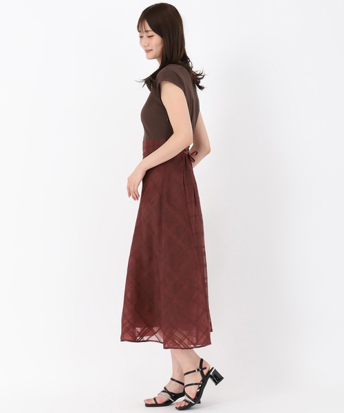 MISCH MASCH(ミッシュマッシュ)の「シアーチェックドッキングワンピース(ワンピース・レディース・アイボリー/ブラック/レッド・フリ-)」の11枚目の写真
