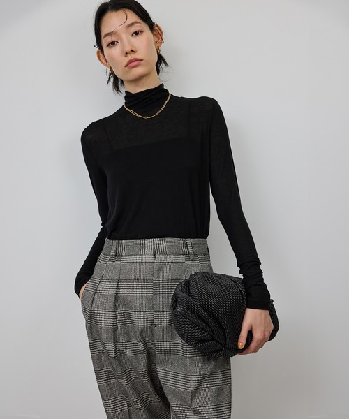 ROPE'（ロペ）の「ラムレザーロープ模様クラッチ/ミディアム（クラッチバッグ・レディース・オフホワイト/ブラック・FREE）」の3枚目の写真