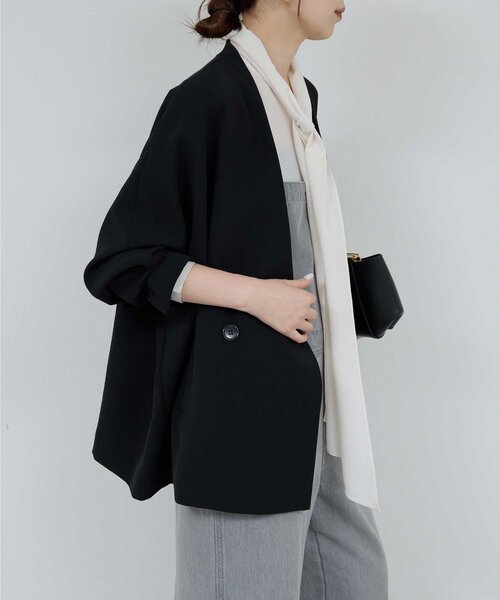 GALLARDAGALANTE（ガリャルダガランテ）の「【web限定予約追加】ジャージードルマンジャケット（ノーカラージャケット・レディース・グレイッシュベージュ/ブラック・FREE）」の20枚目の写真