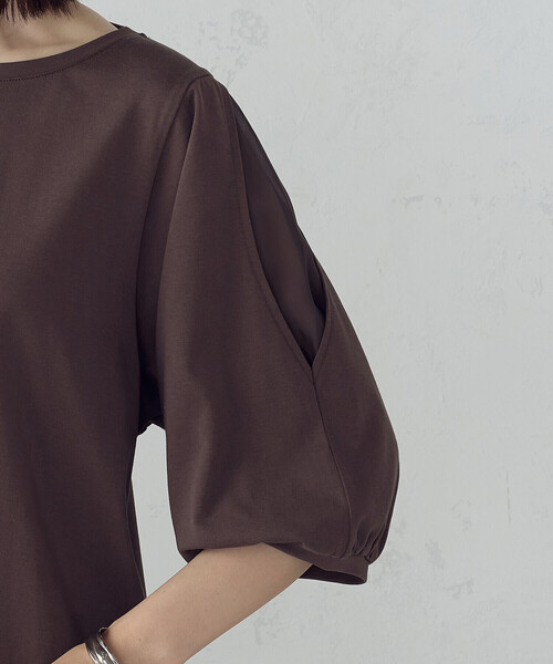 COMME CA ISM(コムサイズム)の「ボリュームスリーブ カットソー(Tシャツ/カットソー・レディース・ブラウン/ブラック・MEDIUM/LARGE)」の12枚目の写真