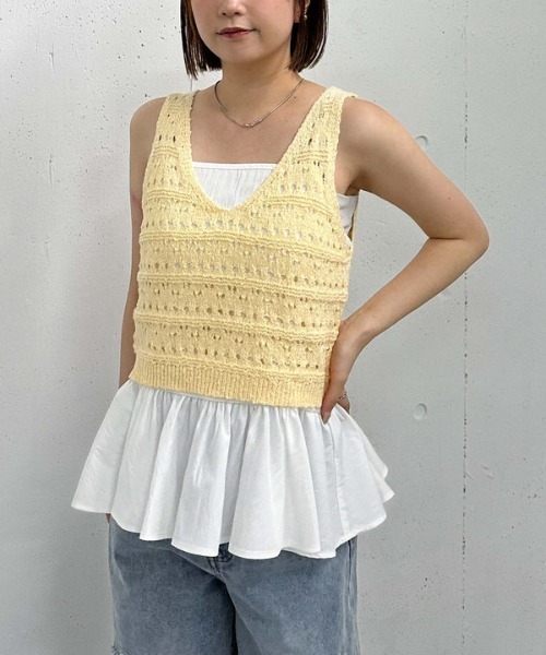 archives(アルシーヴ)の「透かしスラブニットベストxペプラムキャミSET(アンサンブル・レディース・オフホワイト/イエロー/ブラウン・MEDIUM)」の3枚目の写真