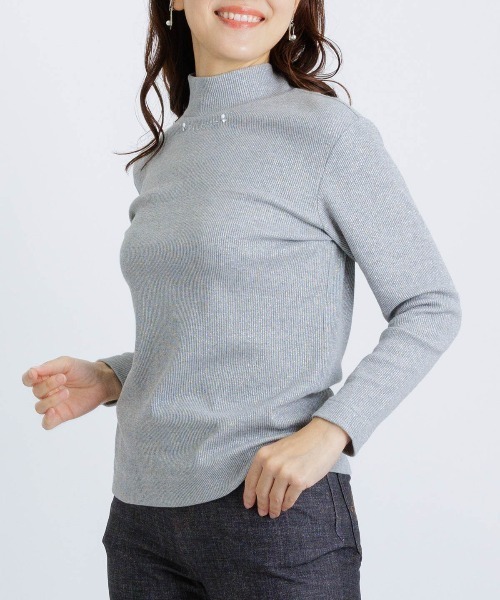STUDIO PICONE(スタジオピッコーネ)の「ラメリブハイネックニット(その他トップス・レディース・ライトグレー/キャメル/グレー・M/LL/L)」の3枚目の写真