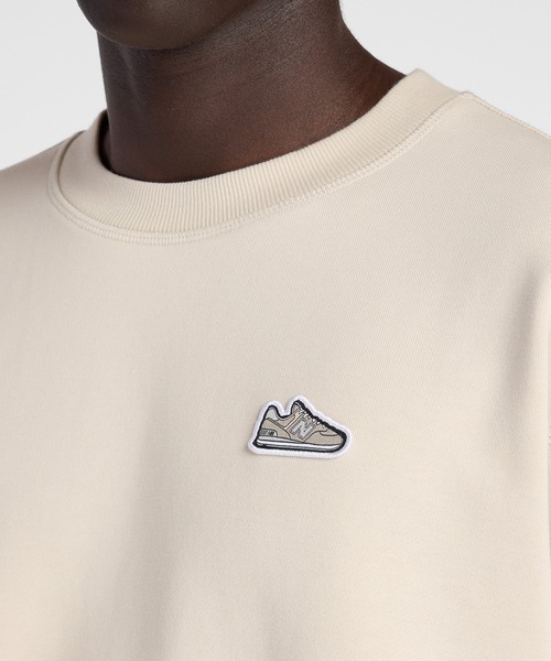 NEW BALANCE(ニューバランス)の「574 シューパッチクルー(スウェット・メンズ・グレイッシュベージュ/インディゴブルー/ダークブラウン・LARGE/X-LARGE/XX-LARGE/MEDIUM/SMALL)」の5枚目の写真